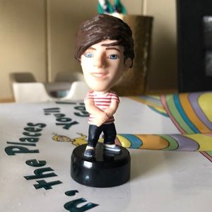 LOUIS TOMLINSON FIGURINE
